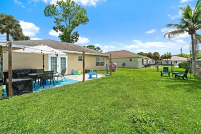 5483 Club Circle, Haverhill, FL 33415 - Photo 15