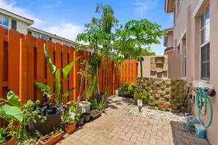 213 Las Brisas Cir, Sunrise, FL 33326 - Photo 47