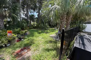 5250 Oakland Lake Cir, Fort Pierce, FL 34951 - Photo 9