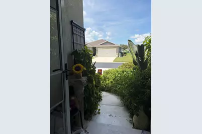5250 Oakland Lake Circle, Fort Pierce, FL 34951 - Photo 5