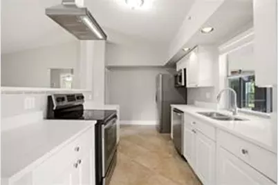 827 NW 87th Avenue, Coral Springs, FL 33071 - Photo 5