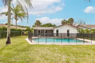 827 NW 87th Ave, Coral Springs, FL 33071 - Photo 21