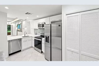 7508 La Paz Boulevard #107, Boca Raton, FL 33433 - Photo 5