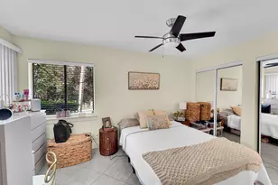 261 Wimbledon Lake Dr, Plantation, FL 33324 - Photo 13