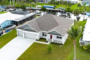 798 SE Seahouse Dr, Port Saint Lucie, FL 34983 - Photo 3