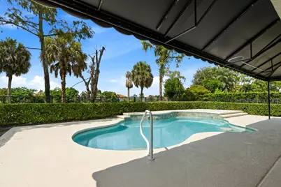15562 Cypress Park Drive, Wellington, FL 33414 - Photo 23