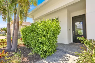 977 SE Crosswood Way, Port Saint Lucie, FL 34984 - Photo 3