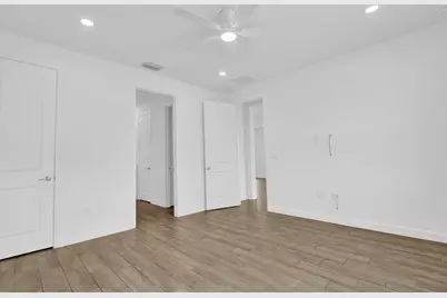 977 SE Crosswood Way, Port Saint Lucie, FL 34984 - Photo 13