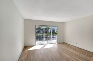 14360 Strathmore Ln, Delray Beach, FL 33446 - Photo 9