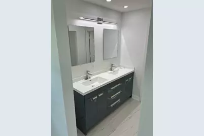 300 NW 17th Avenue, Pompano Beach, FL 33069 - Photo 17