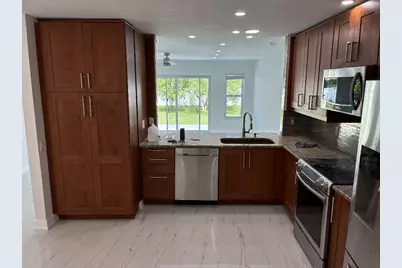 300 NW 17th Avenue, Pompano Beach, FL 33069 - Photo 9