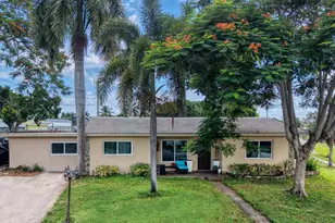 1510 Crest Dr, Lake Worth, FL 33461 - Photo 5