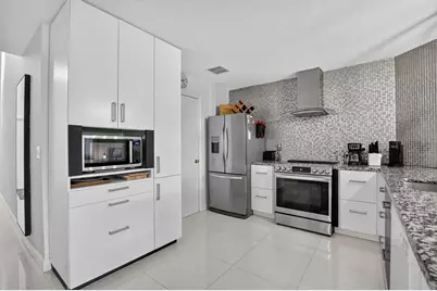 2260 Discovery Circle W, Deerfield Beach, FL 33442 - Photo 5