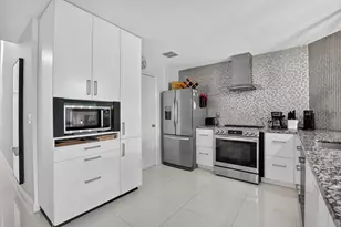 2260 Discovery Cir W, Deerfield Beach, FL 33442 - Photo 5