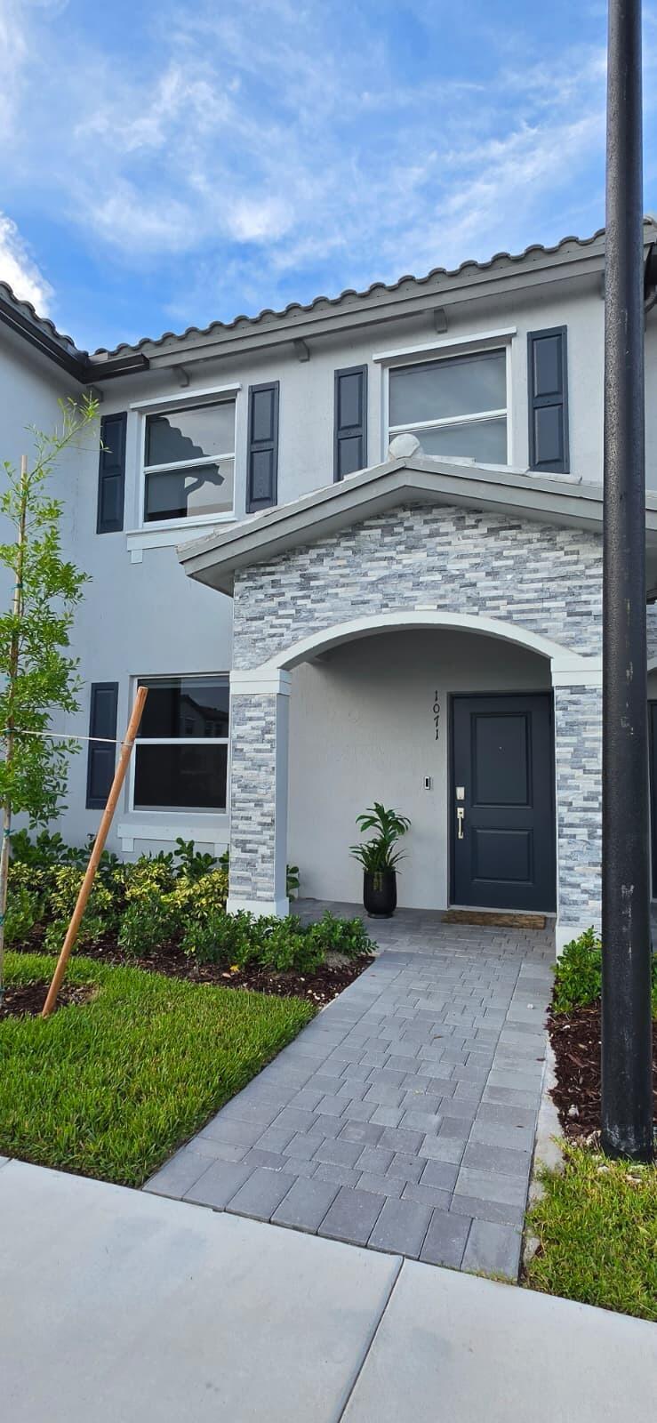 1071 SE 2nd - 1071 SE 2nd, Florida City, FL 33034 Luxury Property | Jose Angel Pina