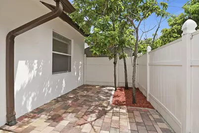 105 Vanessa Street, Palm Springs, FL 33461 - Photo 29