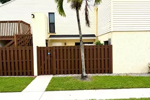 629 Executive Center Dr, West Palm Beach, FL 33401 - Photo 1