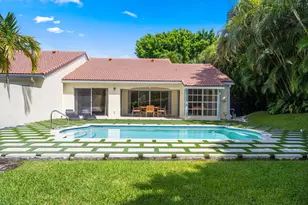 2236 Las Casitas Dr, Wellington, FL 33414 - Photo 19