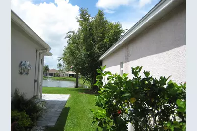 550 NW Portofino Lane, Port Saint Lucie, FL 34986 - Photo 5