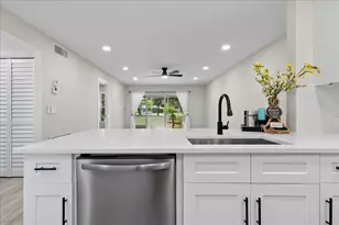 742 Nantucket Cir, Lake Worth, FL 33467 - Photo 5
