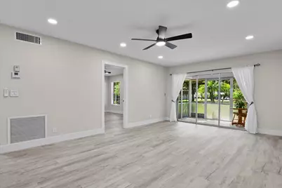 742 Nantucket Circle, Lake Worth, FL 33467 - Photo 9
