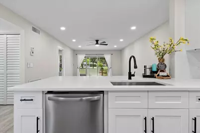 742 Nantucket Circle, Lake Worth, FL 33467 - Photo 5