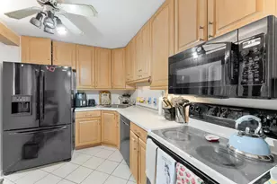5280 Las Verdes Cir, Delray Beach, FL 33484 - Photo 3