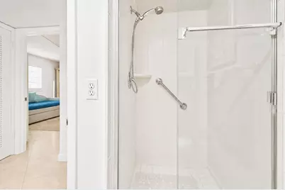 21 Flanders A, Delray Beach, FL 33484 - Photo 13