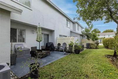 4777 SW 14th Street, Deerfield Beach, FL 33442 - Photo 5