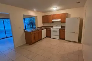 1917 SE Burgundy Ln, Port Saint Lucie, FL 34952 - Photo 9