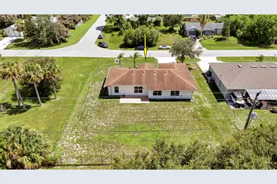 1049 SW Janette Avenue, Port Saint Lucie, FL 34953 - Photo 9