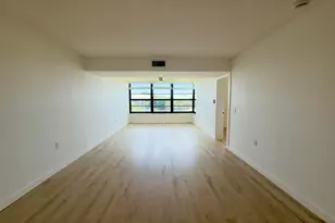 3710 Whitehall Dr, West Palm Beach, FL 33401 - Photo 5