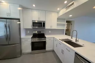 3710 Whitehall Dr, West Palm Beach, FL 33401 - Photo 7