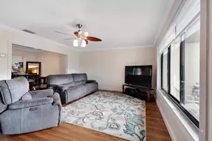 510 NW 93rd Terrace, Pembroke Pines, FL 33024 - Photo 5