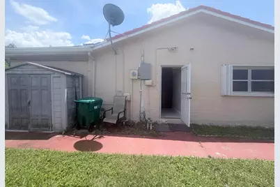 7302 Westwood Drive, Tamarac, FL 33321 - Photo 17