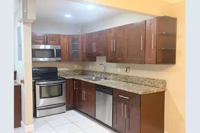 7302 Westwood Drive, Tamarac, FL 33321 - Photo 5