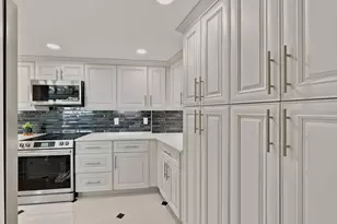 3900 N Ocean Dr, Lauderdale by the Sea, FL 33308 - Photo 17