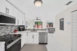 343 Ives Dairy Rd, Miami, FL 33179 - Photo 5