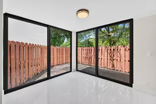 343 Ives Dairy Rd, Miami, FL 33179 - Photo 17