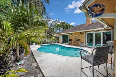 9811 NW 53rd Court, Coral Springs, FL 33076 - Photo 7