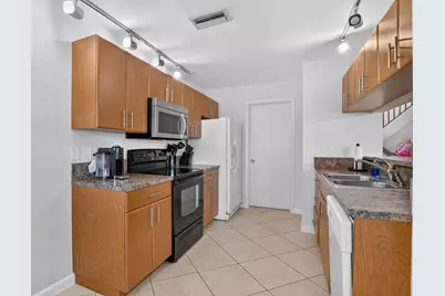 327 NW 36th Avenue, Deerfield Beach, FL 33442 - Photo 13