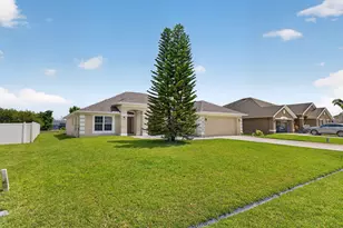 5852 NW Ethel Ct, Port Saint Lucie, FL 34986 - Photo 3
