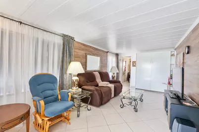 8670 SW 18th Place, Davie, FL 33324 - Photo 5