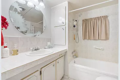 8670 SW 18th Place, Davie, FL 33324 - Photo 9
