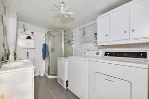 8670 SW 18th Pl, Davie, FL 33324 - Photo 13