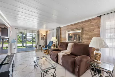 8670 SW 18th Place, Davie, FL 33324 - Photo 7