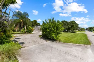 874 Blossom Dr, Sebastian, FL 32958 - Photo 3