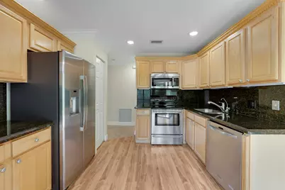 13 Lexington Lane E #A, Palm Beach Gardens, FL 33418 - Photo 7