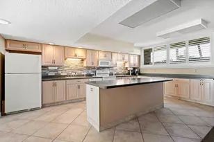 555 NW 4th Ave, Boca Raton, FL 33432 - Photo 21