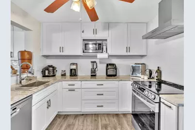 1907 SW 22nd Avenue, Boynton Beach, FL 33426 - Photo 11